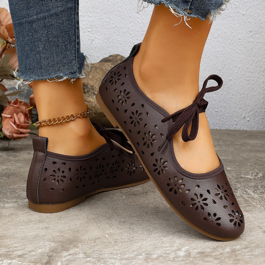 Damen Ballerinas mit perforiertem Blumenmuster und komfortablem Fußbett EB