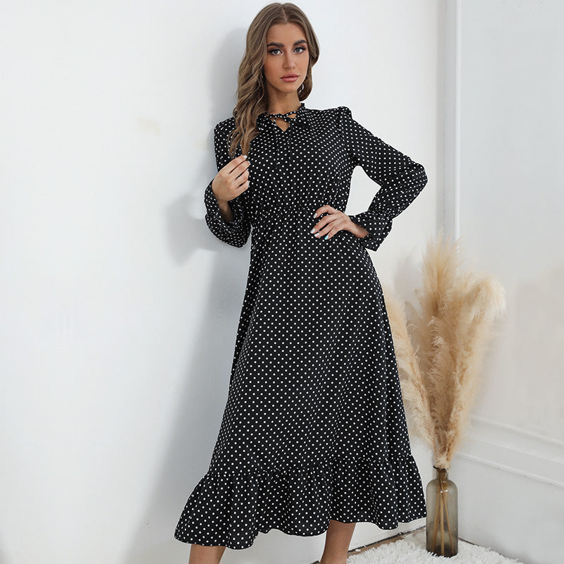 Damen Midi-Kleid mit punktiertem Design und voluminösem Saum EB