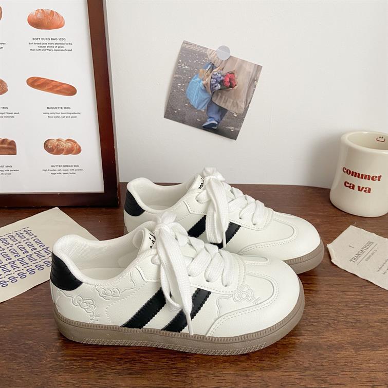 Damen Sportliche Sneaker mit minimalistischen Design und flexibler Sohle EB