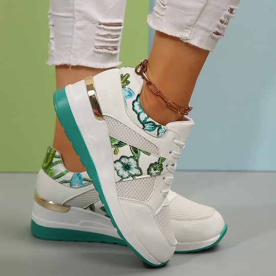 Damen modische Plateausneakers mit floralen Applikationen EB
