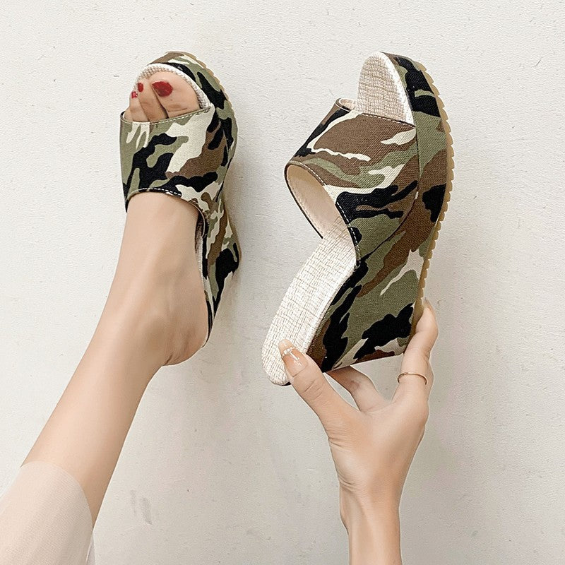 Damen Wedge-Sandalen mit floralem Muster und bequemer Fußbettgestaltung EB