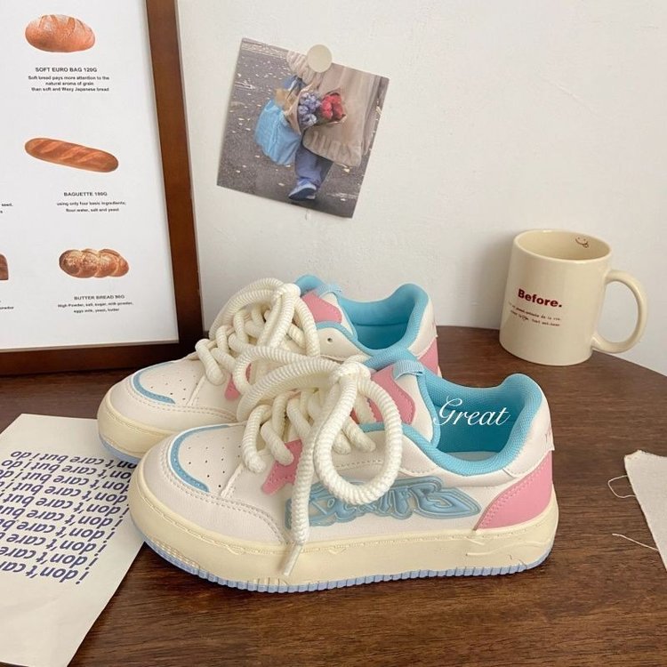 Damen Sneakers mit einzigartigem Design und innovativer Schnürtechnologie EB