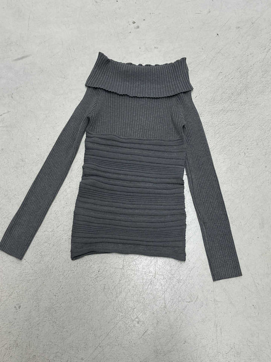 Damen nan schulterfreies figurbetontes Rippenstrick-Kleid mit Umschlagkragen, Längsraffung und Langarm EB