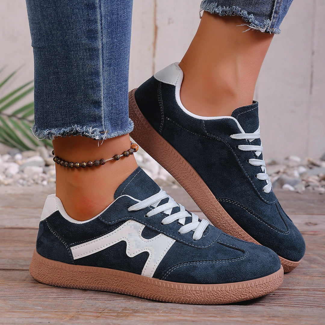 Damen Sportliche Sneakers mit weichem Veloursoberteil und rutschfester Sohle EB