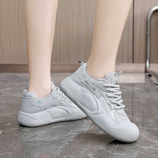 Damen sportliche Sneakers mit atmungsaktiven Mesh-Einsätzen und dämpfendem Sohlenprofil EB