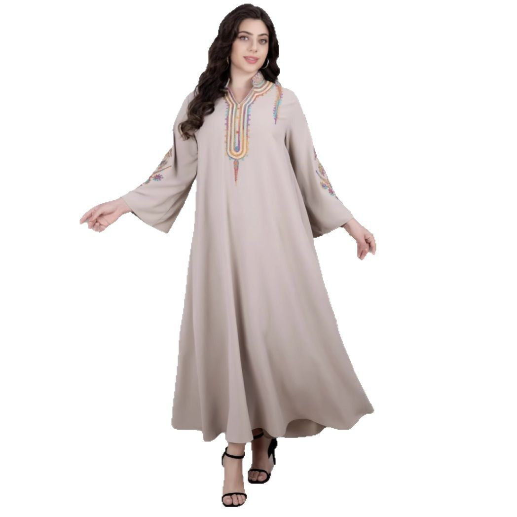 Damen Elegantes Langkleid mit traditionellem Muster und bestickten Ärmeln EB