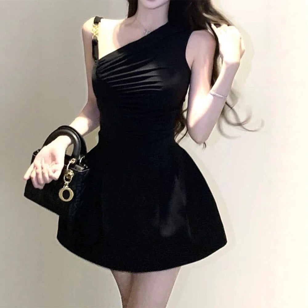 Damen Kleid mit asymmetrischem Design und raffinierten Drapierungen EB