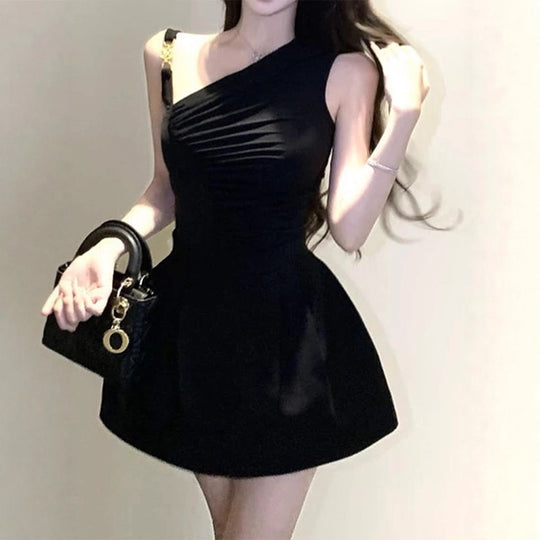 Damen Kleid mit asymmetrischem Design und raffinierten Drapierungen EB