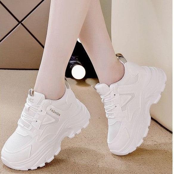 Damen Sportliche Sneakers mit atmungsaktiver Mesh-Oberfläche und dämpfender Sohle EB