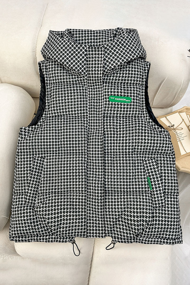 Damen nan gesteppte Kapuzenweste mit Allover‑Logoprint, wattierter Isolierung, verstellbarem Saum und verdeckten Reißverschlusstaschen EB