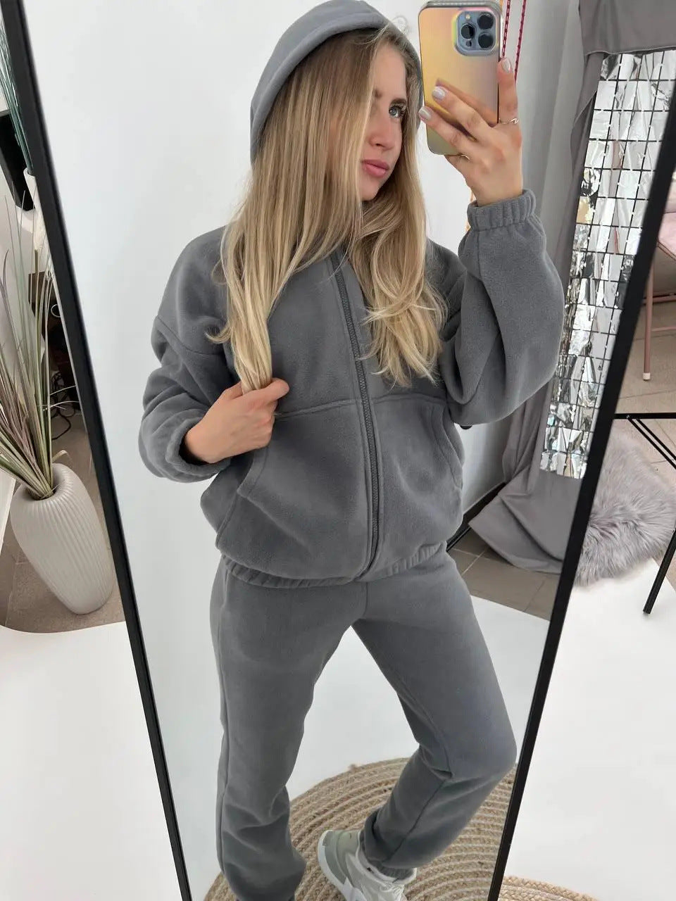 Damen sportliches Fleece-Set mit hohem Kragen und seitlichen Taschen EB