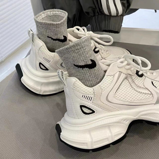 Damen Sportliche Chunky Sneakers mit atmungsaktiven Mesh-Einsätzen und robustem Sohlenprofil EB