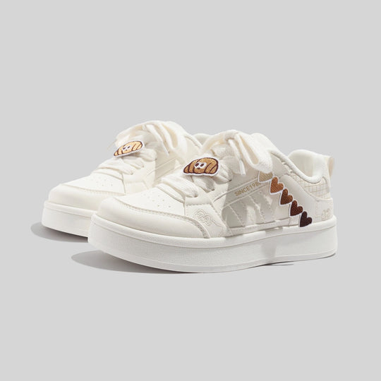 Damen Sneakers im modernen Design mit verspielten Herzmotiven EB