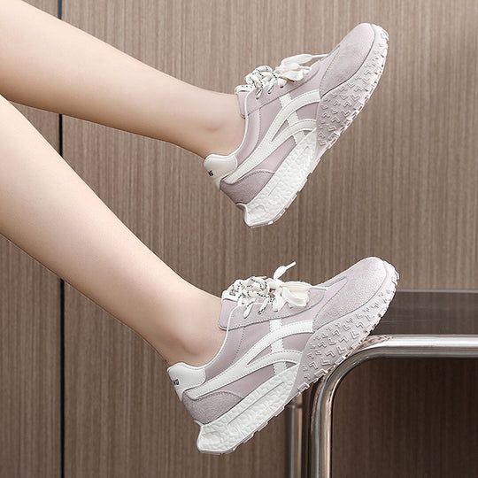 Damen Sportliche Sneakers mit modernem Design und dämpfendem Sohlenprofil EB