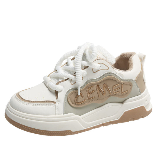 Damen sportliche Sneaker mit modischem Statement-Design und dämpfender Sohle EB