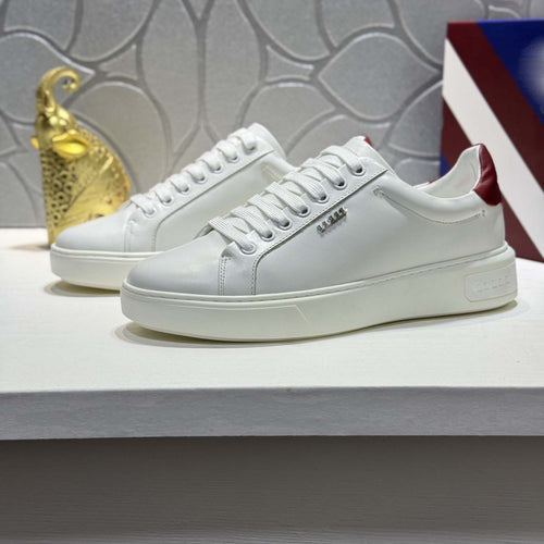 Damen Klassische Sneakers mit eleganten Akzenten von EB