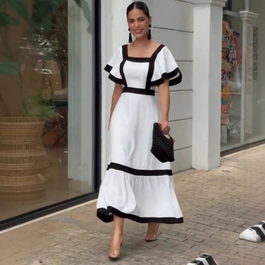 Damen Elegantes Maxikleid mit kontrastierenden Rüschendetails EB