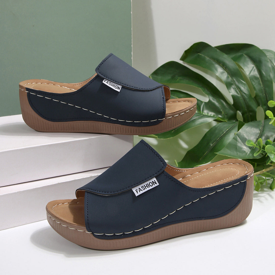 Damen Komfortable und modische Clogs mit trendigem Design EB