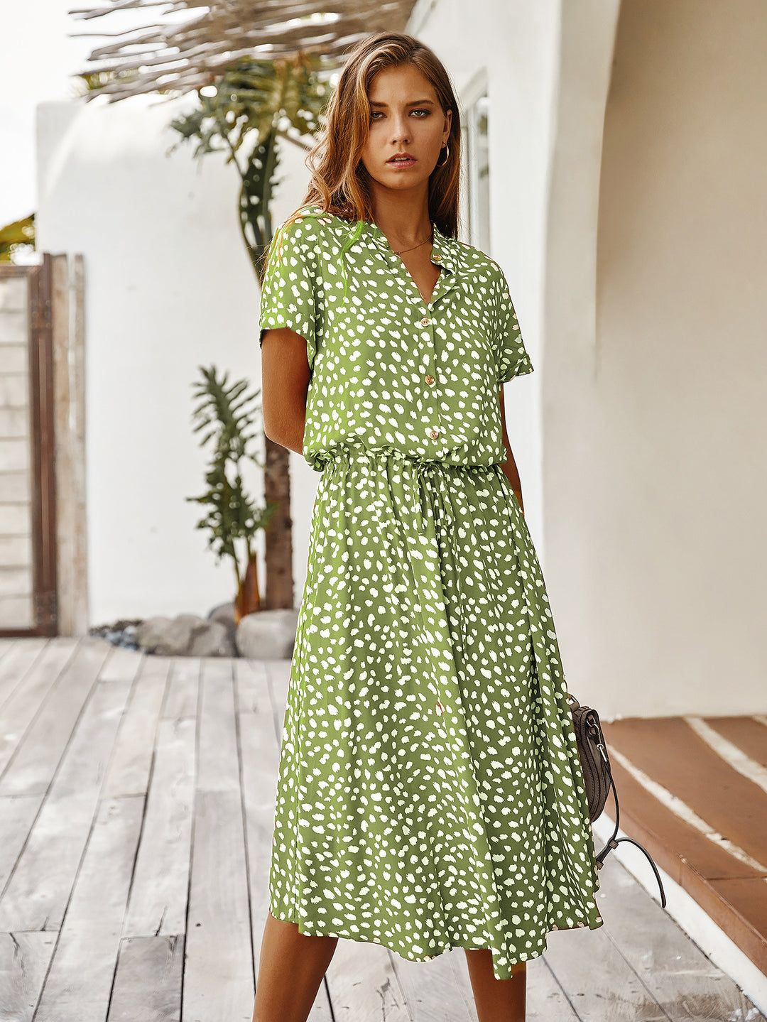 EB | Polka-Dot-Kleid mit V-Ausschnitt und Knöpfen