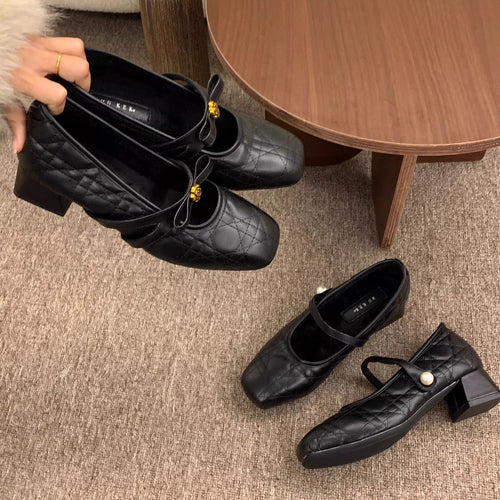 Damen Elegante Ballerinas mit modischem Riemchen und samtiger Oberflächenstruktur EB