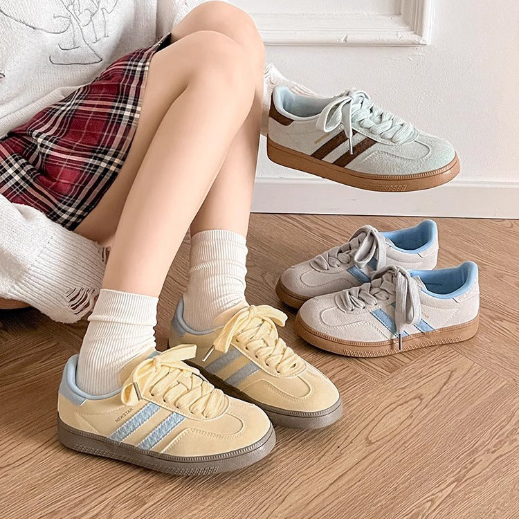 Damen Sneakers mit hochwertigem Velours-Obermaterial und rutschfester Gummisohle EB