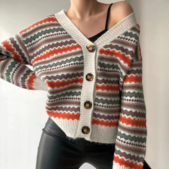 Damen modische Strickjacke mit grafischem Muster und Knopfleiste EB