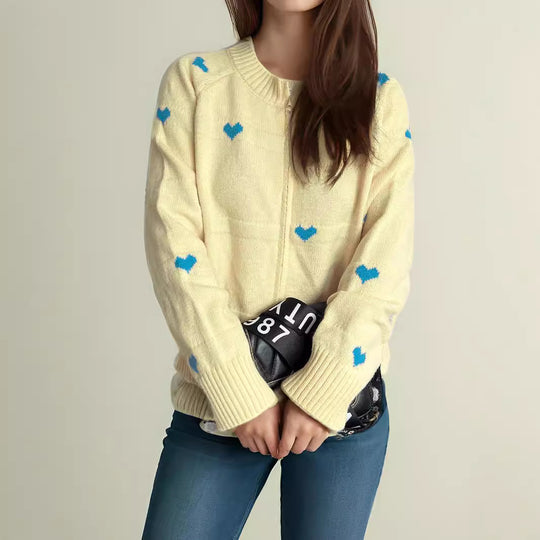 Damen Strickjacke mit Herzmotiv und modernem Reißverschluss EB