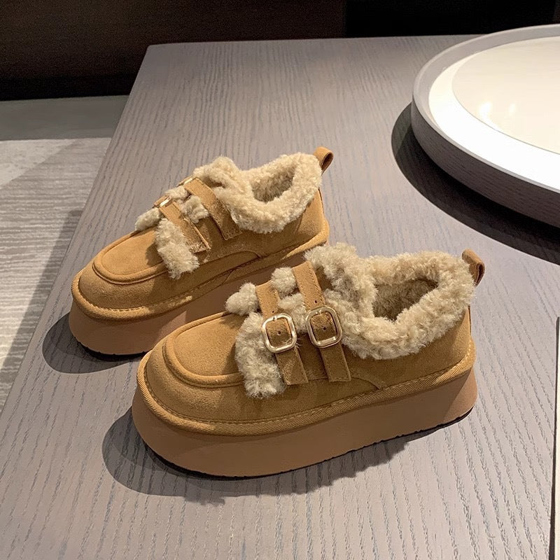 Damen kuschelige Plateau-Sneaker mit Schnallen EB