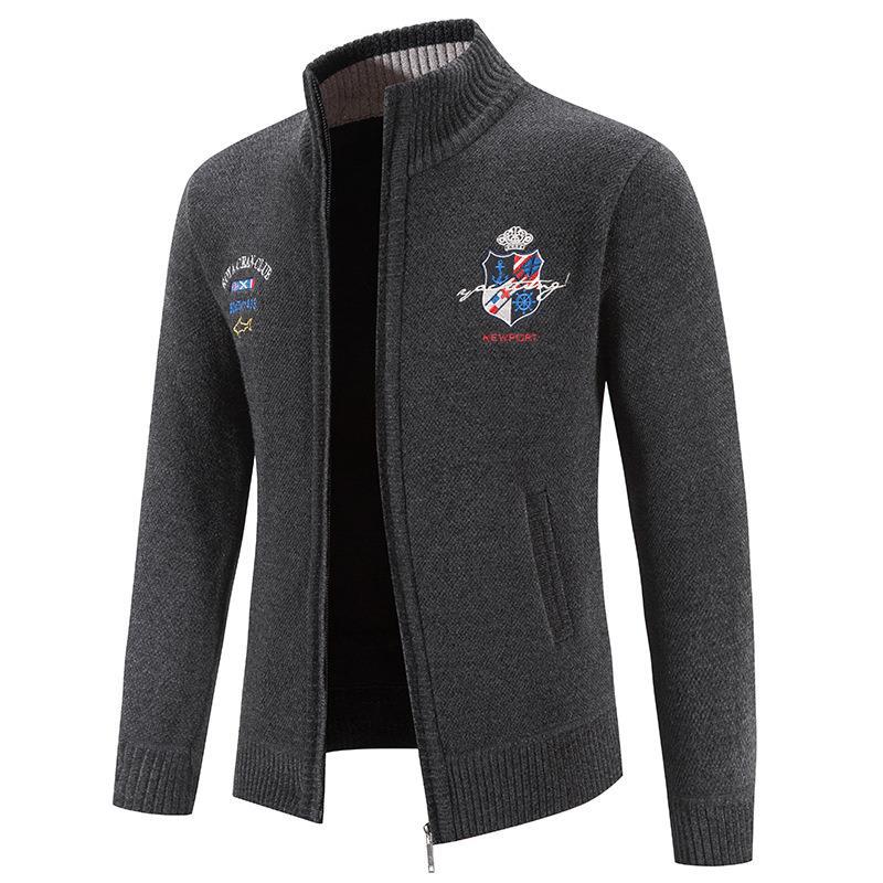 Herren modische Strickjacke mit hohem Kragen und detailreicher Stickerei EB