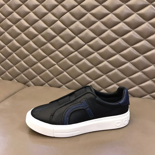 Damen Sneakers mit elastischem Riemen und komfortabler Sohle von EB