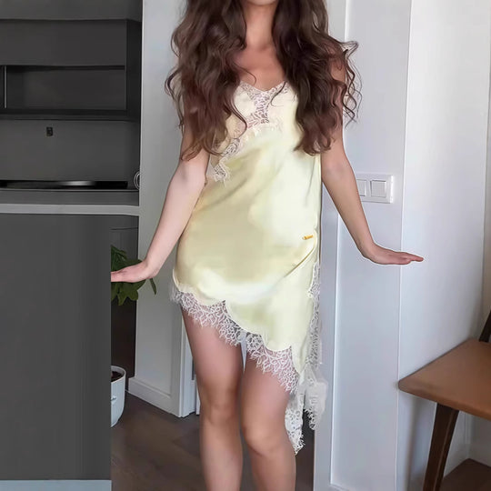 Damen Satin Negligé mit feiner Spitzenverzierung EB