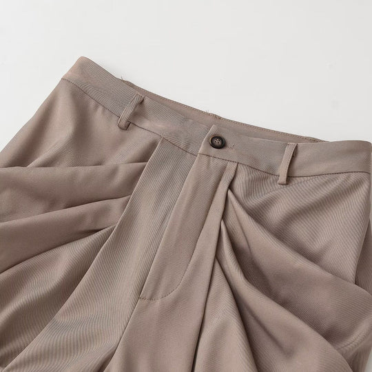 Damen elegante Shorts mit innovativem Faltenwurf und praktischen Seitentaschen EB