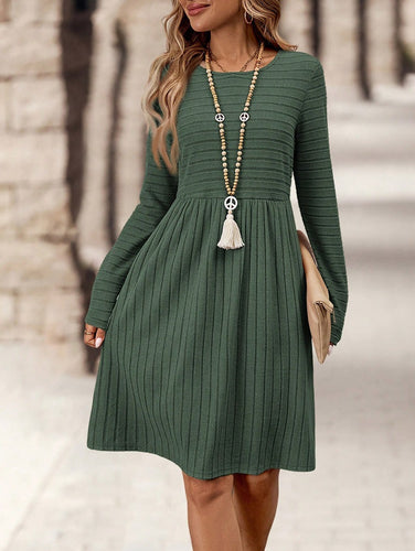 Damen Strickkleid mit Langen Ärmeln und Schmeichelndem Taillenschnitt EB