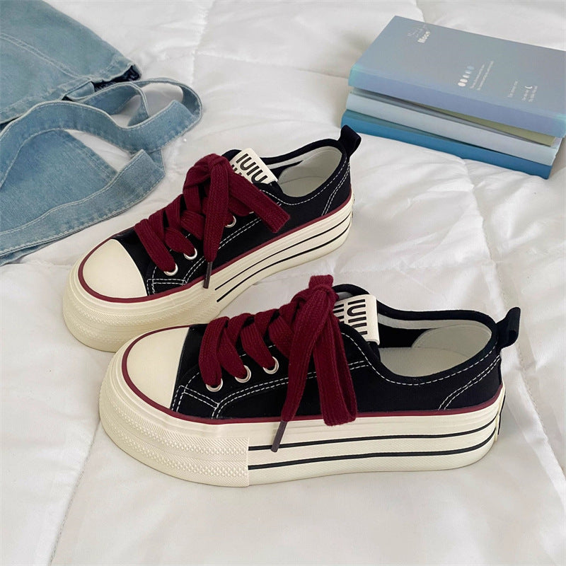 Damen Trendige Sneaker mit dicker Sohle und modischen Details EB