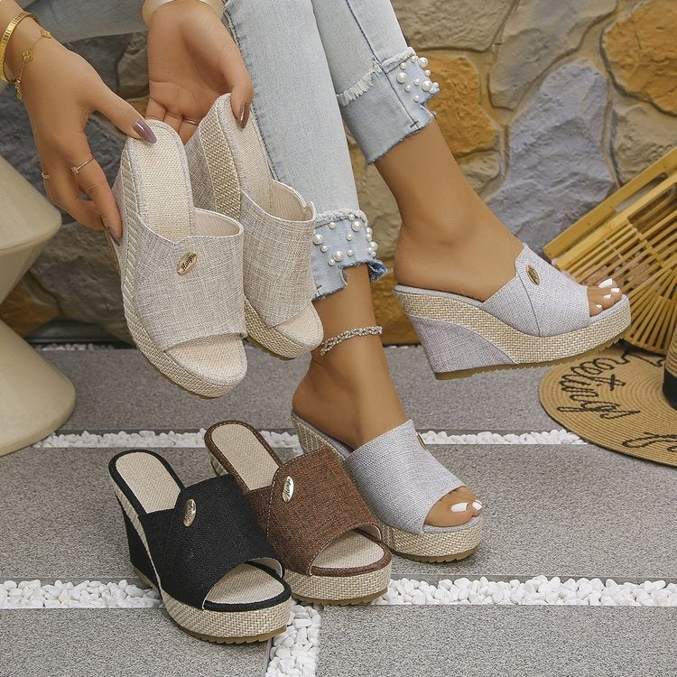 Damen Wedge-Pantoletten mit stylischem Textil-Obermaterial und dekorativem Schmuckdetail EB