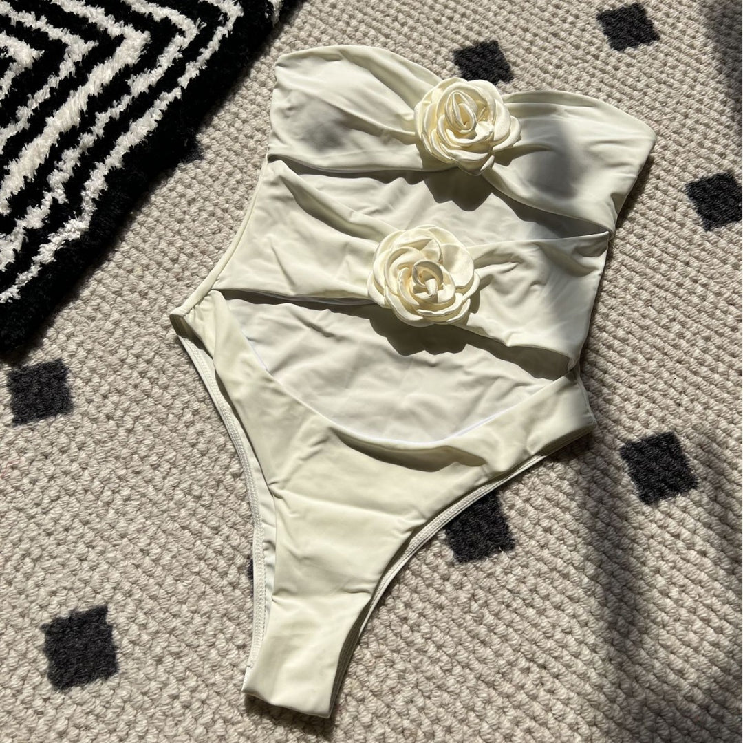Damen Bademode mit Blumenmotiv EB