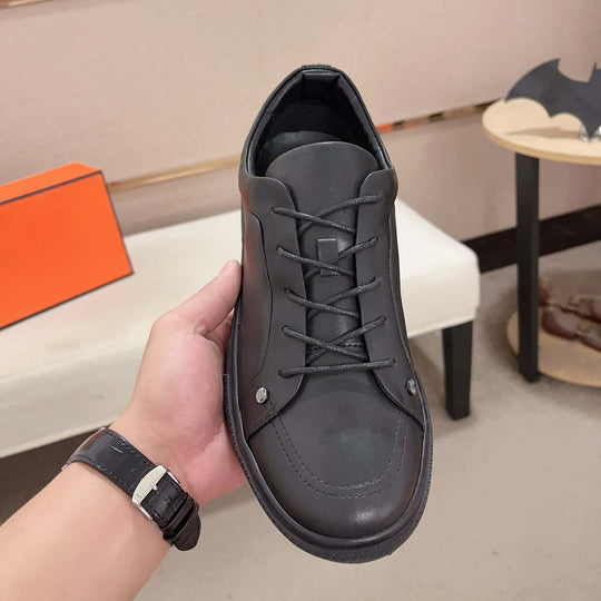 Damen Sneakers im minimalistischen Design mit hochwertigen Lederakzenten von EB