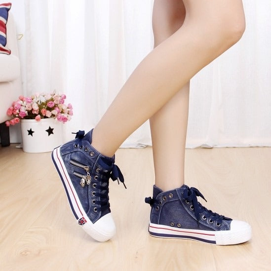 Damen Hohe Sneaker aus Denim mit dekorativen Details EB