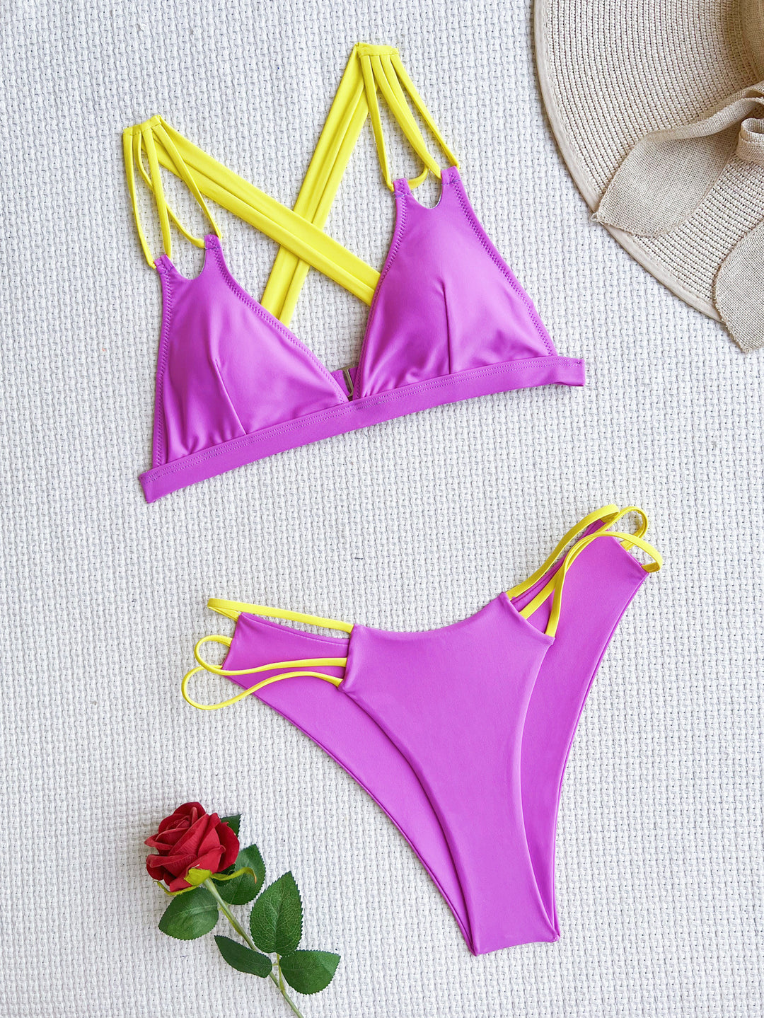 Damen Triangel-Bikini mit trendy farbigen Akzenten EB