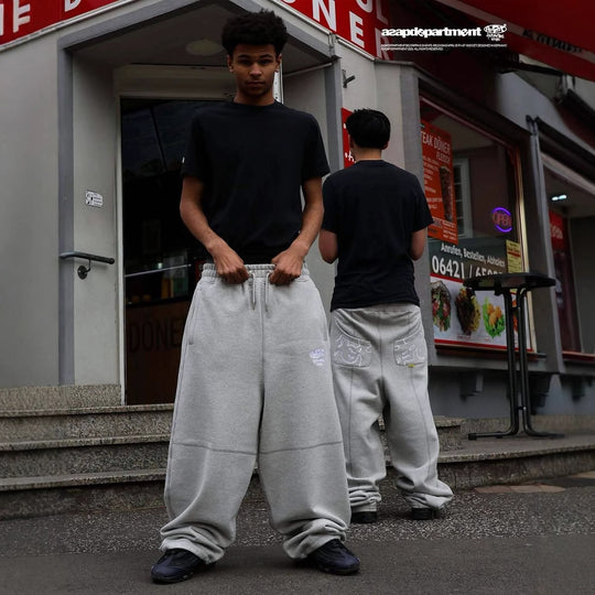Damen Sweatpants mit innovativem Design und trendigem Zip-Detail EB