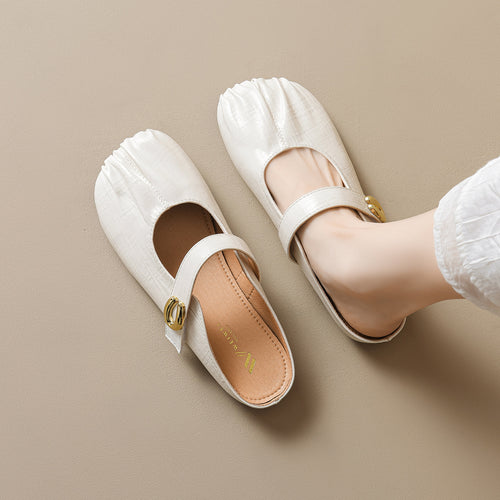 Damen Slipper mit dekorativer Schnallenverzierung und besonderer Faltenoptik EB