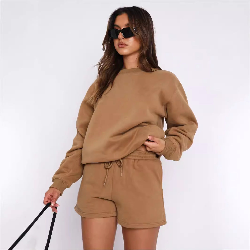 Damen Oversize-Lounge-Set mit French-Terry Sweatshirt, Rundhals und lockeren Sweatshorts EB