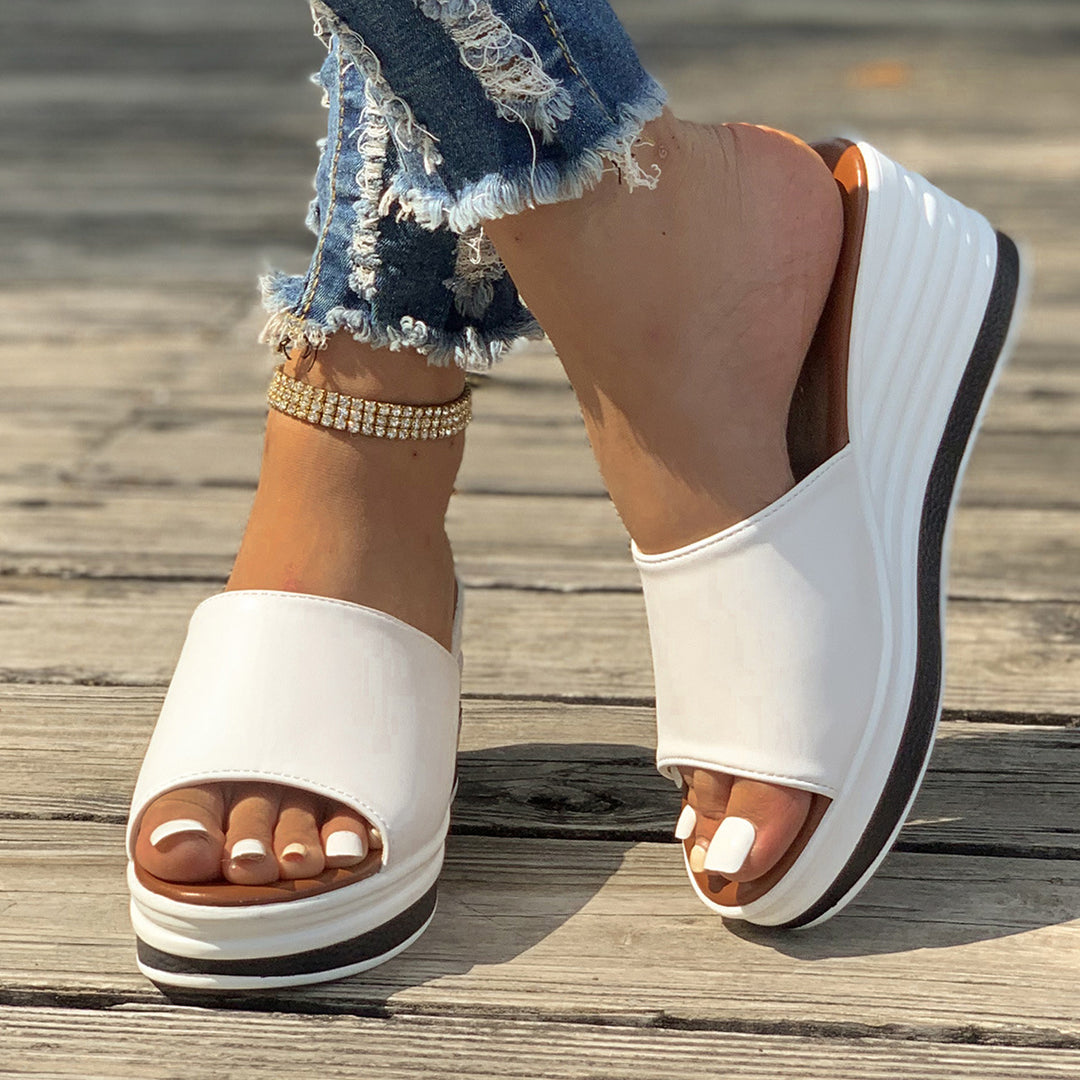 Damen Glamouröse Wedge-Pantoletten mit schimmerndem Obermaterial und bequemer Sohle EB