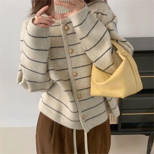 Damen gemütlicher Cardigan mit feinen Streifen und praktischen Taschen EB