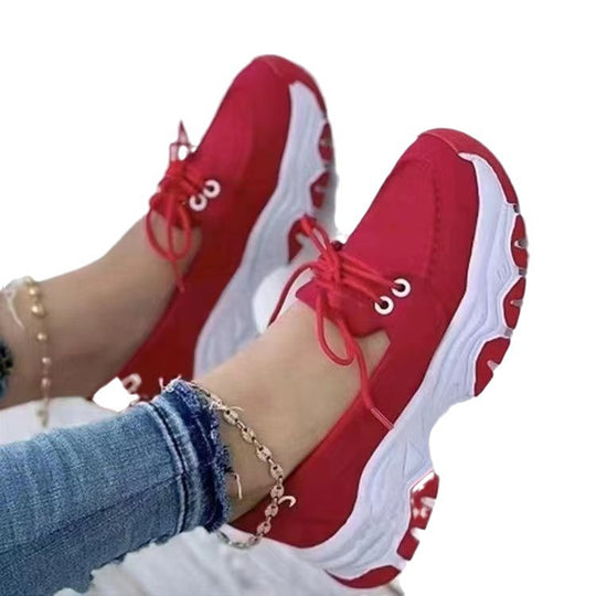 Damen Chunky-Plateau-Sneaker mit perforiertem Velours, gepolstertem Komfortfußbett und Metallic-Fersenaufbau EB