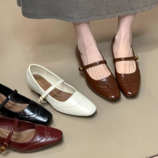 Damen elegante Ballerinas mit verstellbarem Riemen und feinen Ziernähten EB