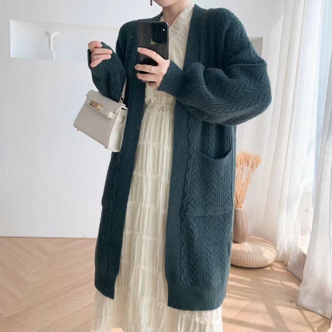 Damen Grobstrick Cardigan mit tiefen Taschen und elegantem Zopfdesign EB