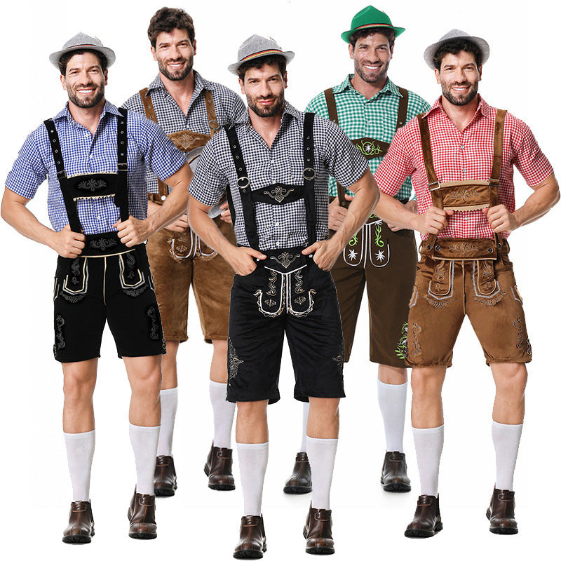 Herren nan traditionelle Trachtenlederhose mit bestickten Hosenträgern, kariertem Trachtenhemd und Filzhut EB