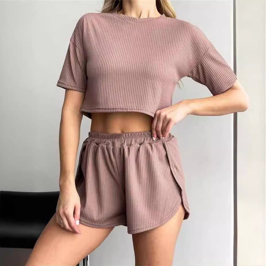 Damen Sportliches Set mit kurzem Oberteil und Shorts EB