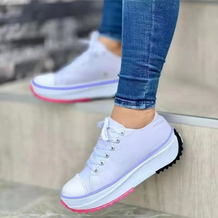 Damen Sportliche Plateausneaker mit modischem Kettenakzent EB